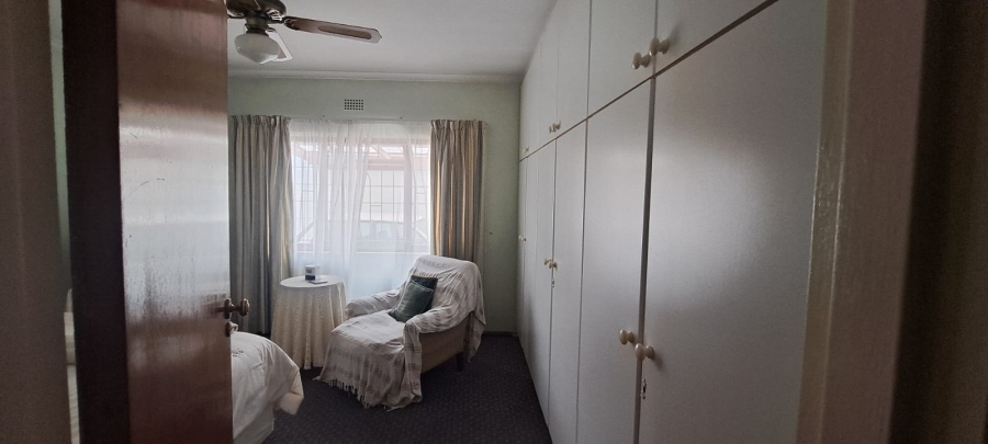 5 Bedroom Property for Sale in Surrey Estate Western Cape